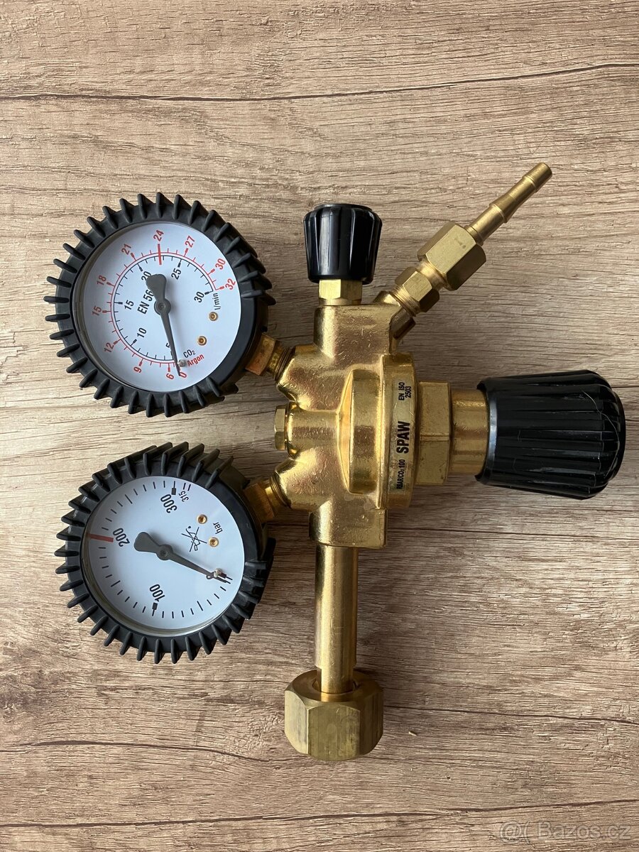 Regulátor plynů AR/CO2, regulátor průtoku CO2