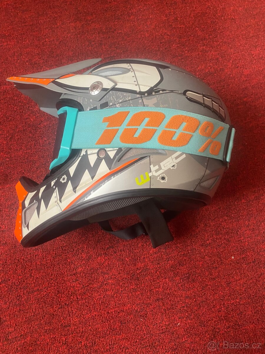 Helma W-Tec s brýlemi 100%
