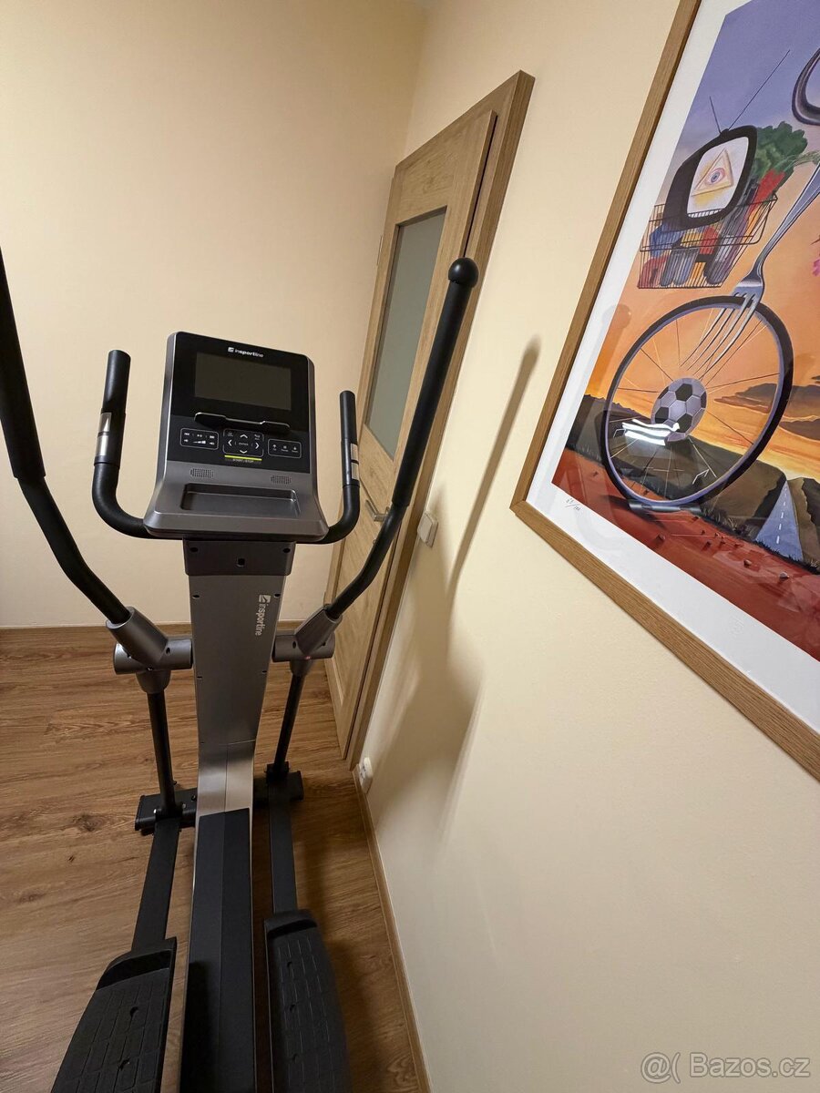 Eliptický trenažér