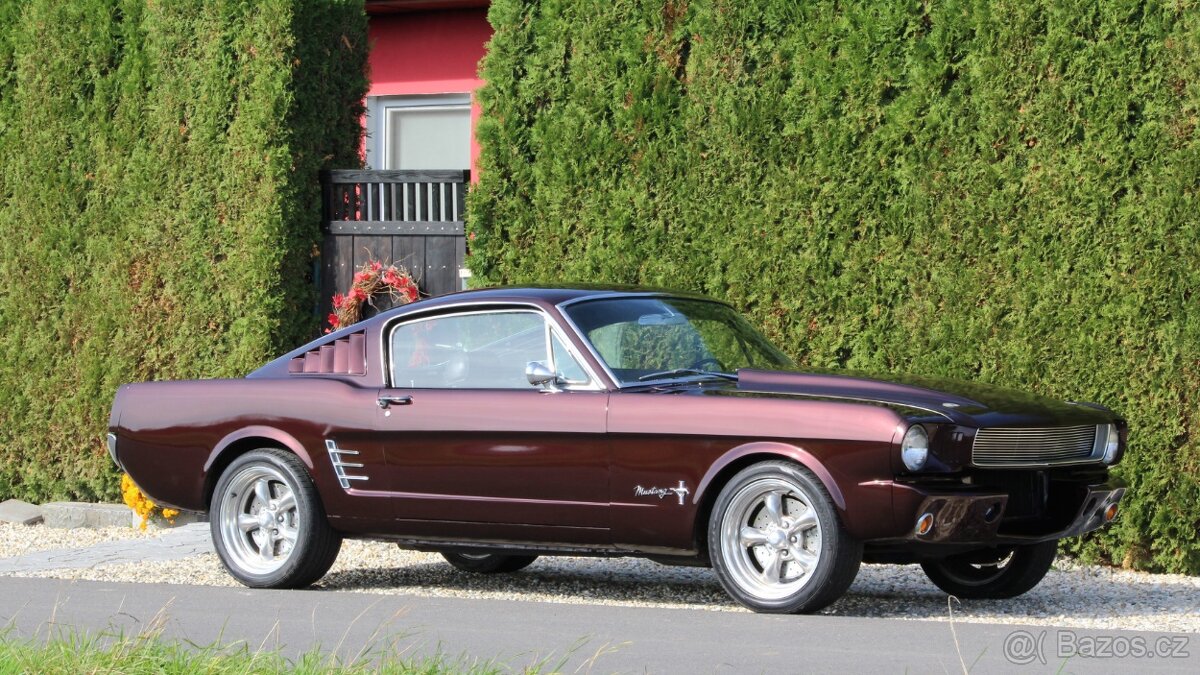 1966 FORD MUSTANG FASTBACK V8 AUTOMATIC SHOW CAR