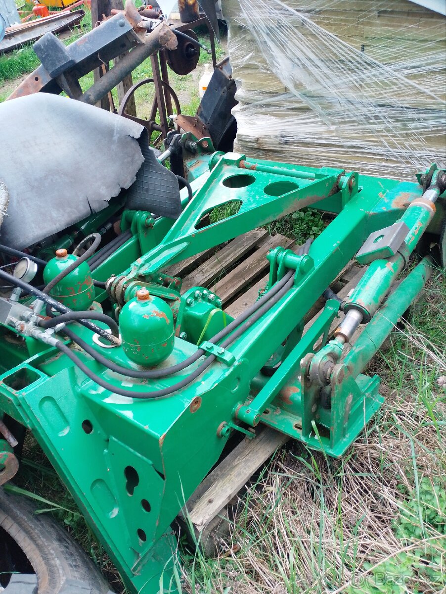 John Deere nosič žací lišty