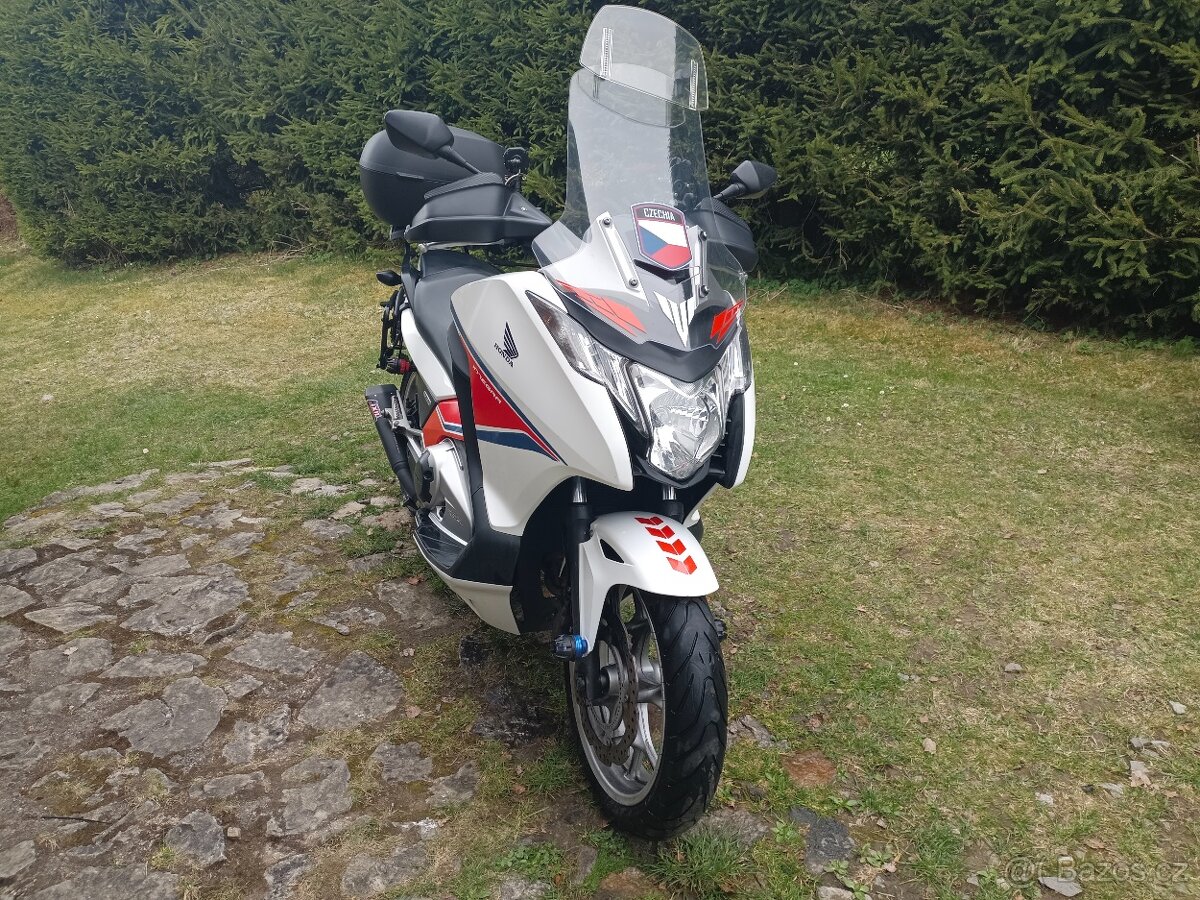 Honda integra 700