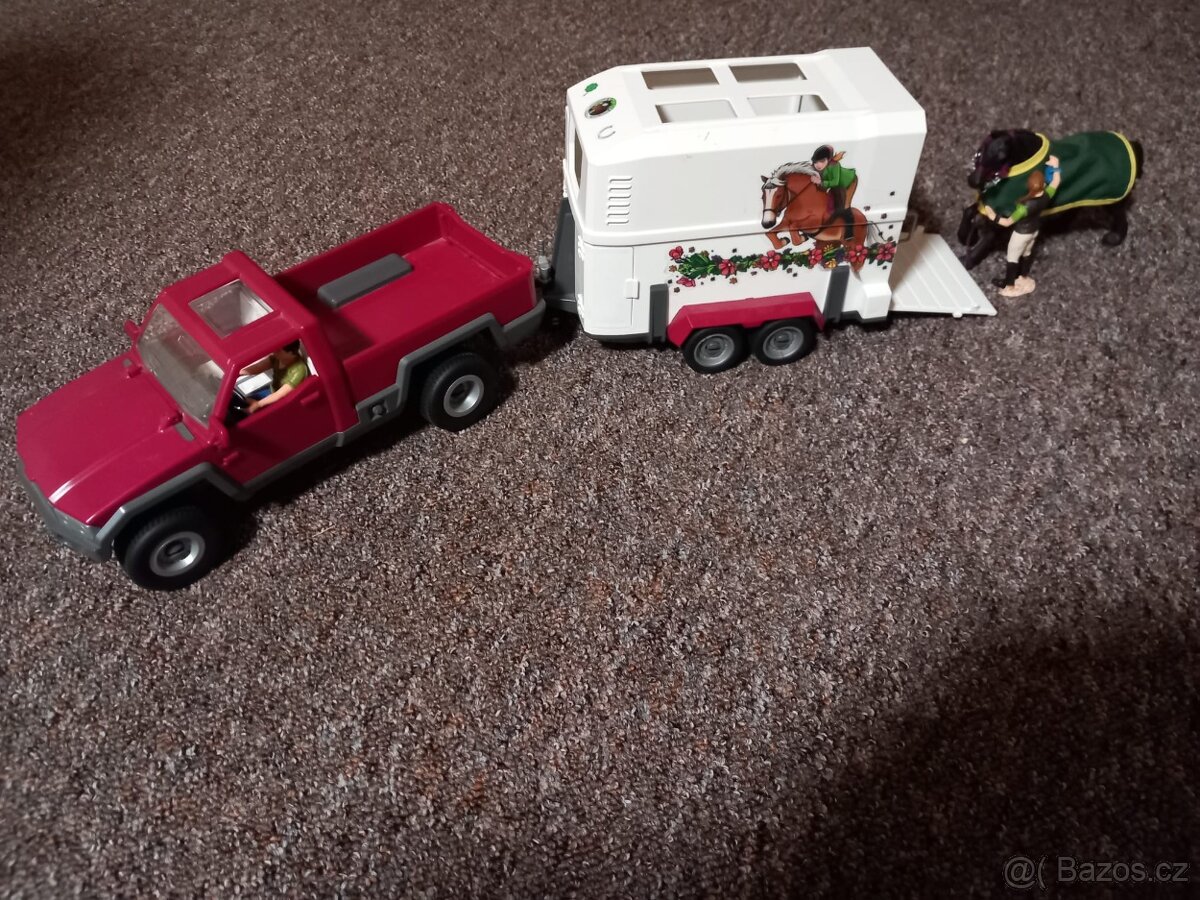 Schleich auto s koňským přívěsem