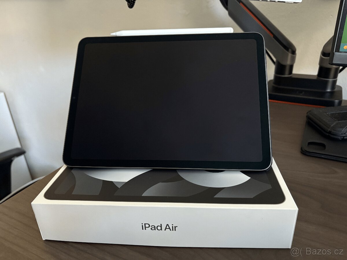 iPad Air 5. gen | WiFi | 64 GB | Space Grey | M1 | + přísluš