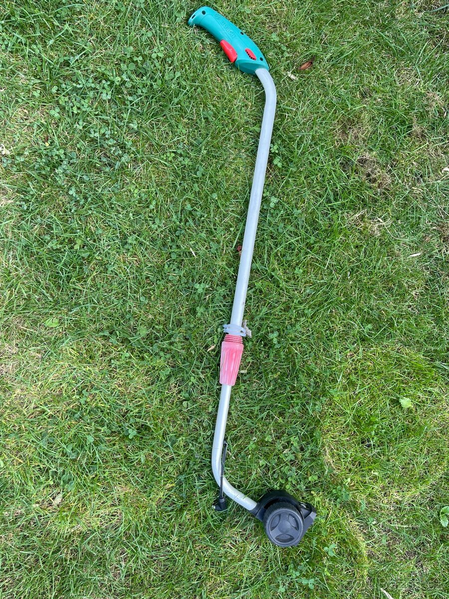 Bosch teleskopická násada s kolečky