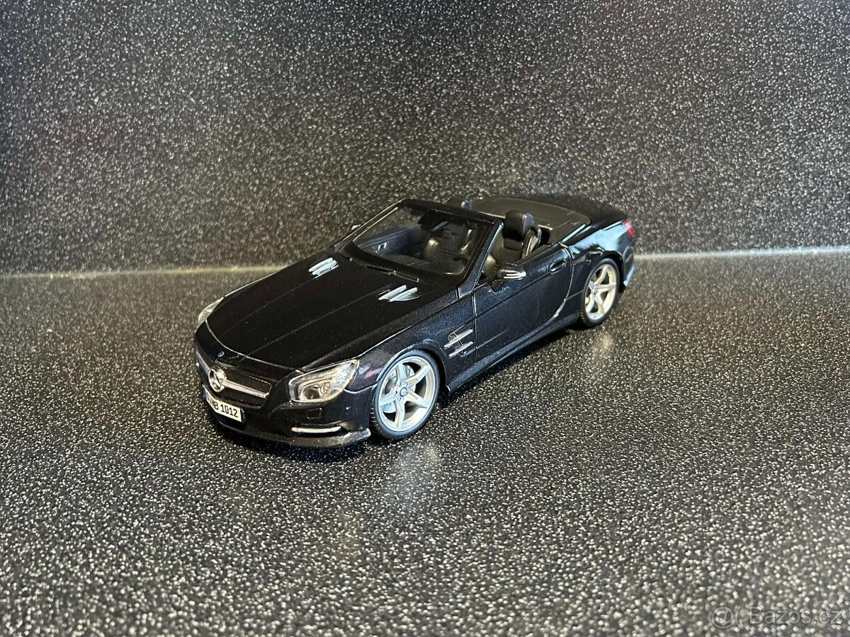 Mercedes Benz SL 500 R231 1:18