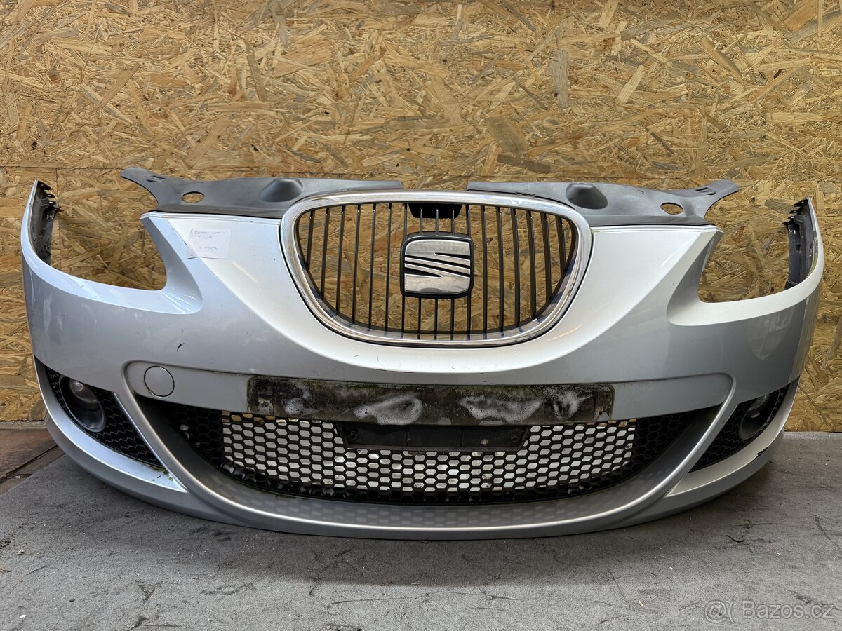 Predni naraznik Seat Leon 2009 stribrny