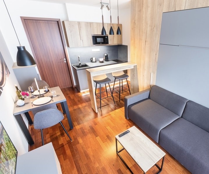 Pronájem luxusního bytu 1+kk s balkónem Praha 2 - Nové Město