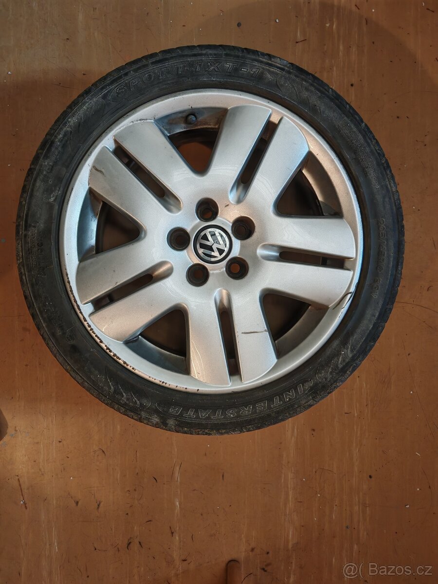 Kola VW polo