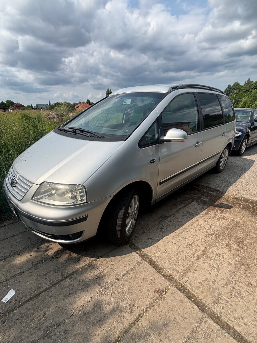 Vw sharan camper 6 míst