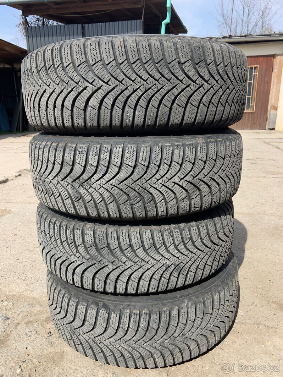 Plechové disky sada 185/60 R15 Toyota Yaris M+S