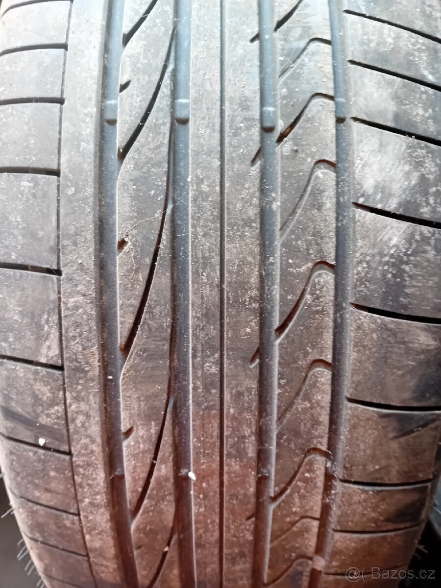 Prodám 2ks pneu 255/55/19 Letni