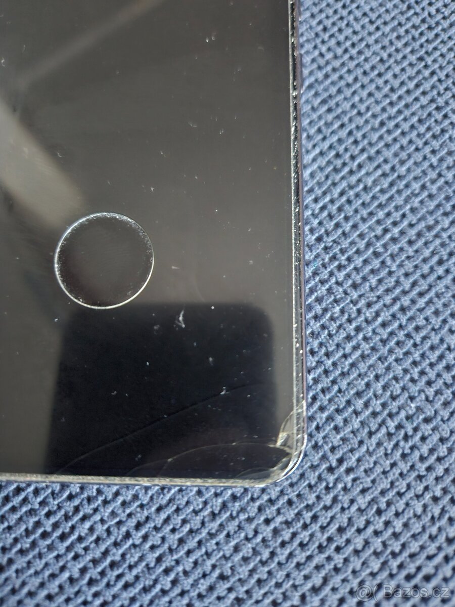 Samsung Galaxy S22 (256) lehce ťuknuté sklo