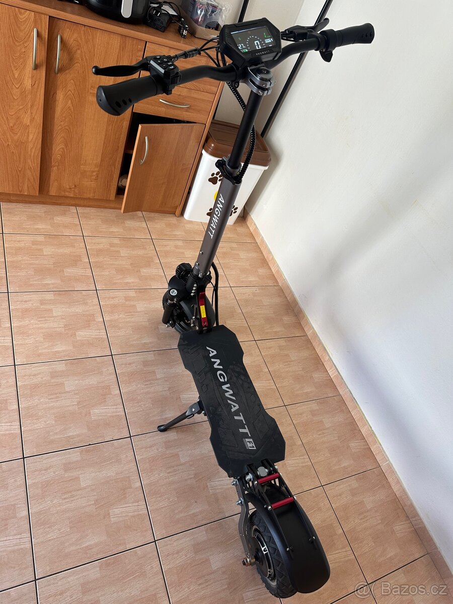 Elektrokoloběžka ANGWAT F1