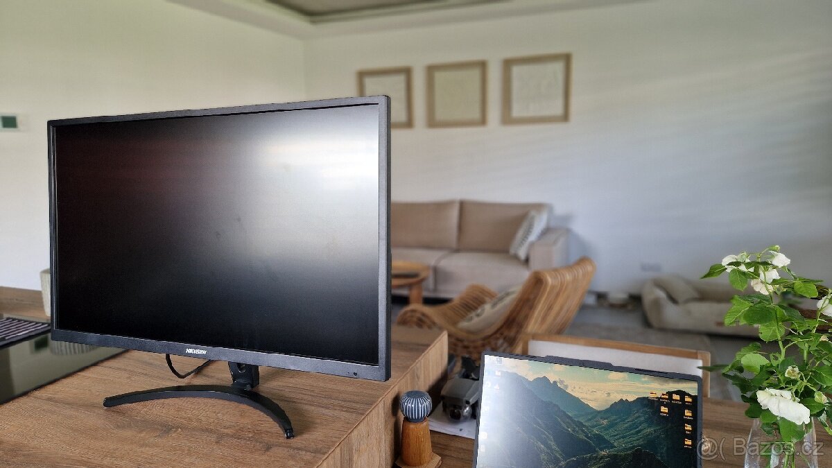 Monitor HIKVISION