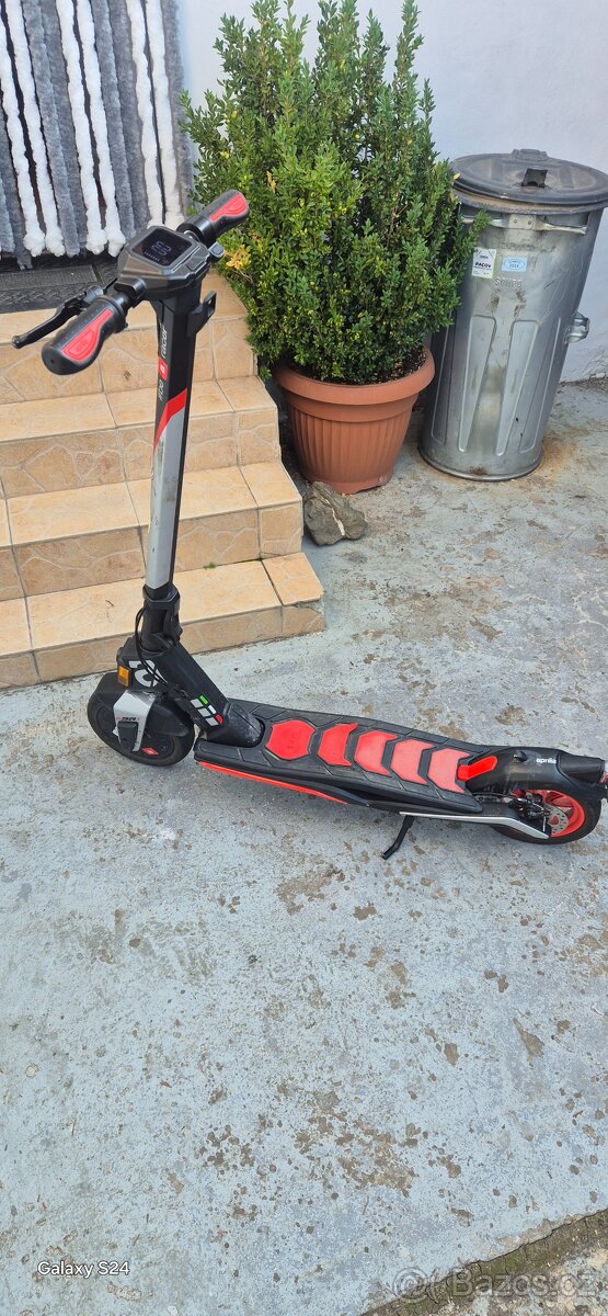 Kolobezka Aprilia SR1