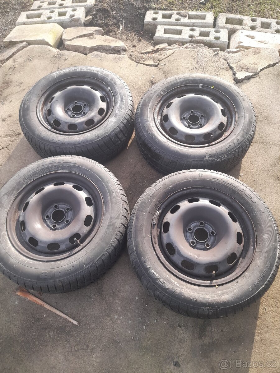 4x 15" obutá zimni kola na VW, ŠKODA, SEAT.