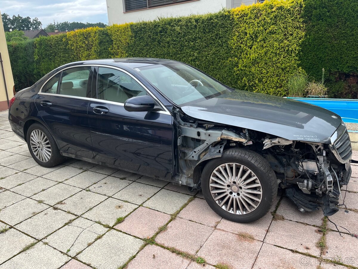 Mercedes C200D r.v 2016 najeto 110 tis km