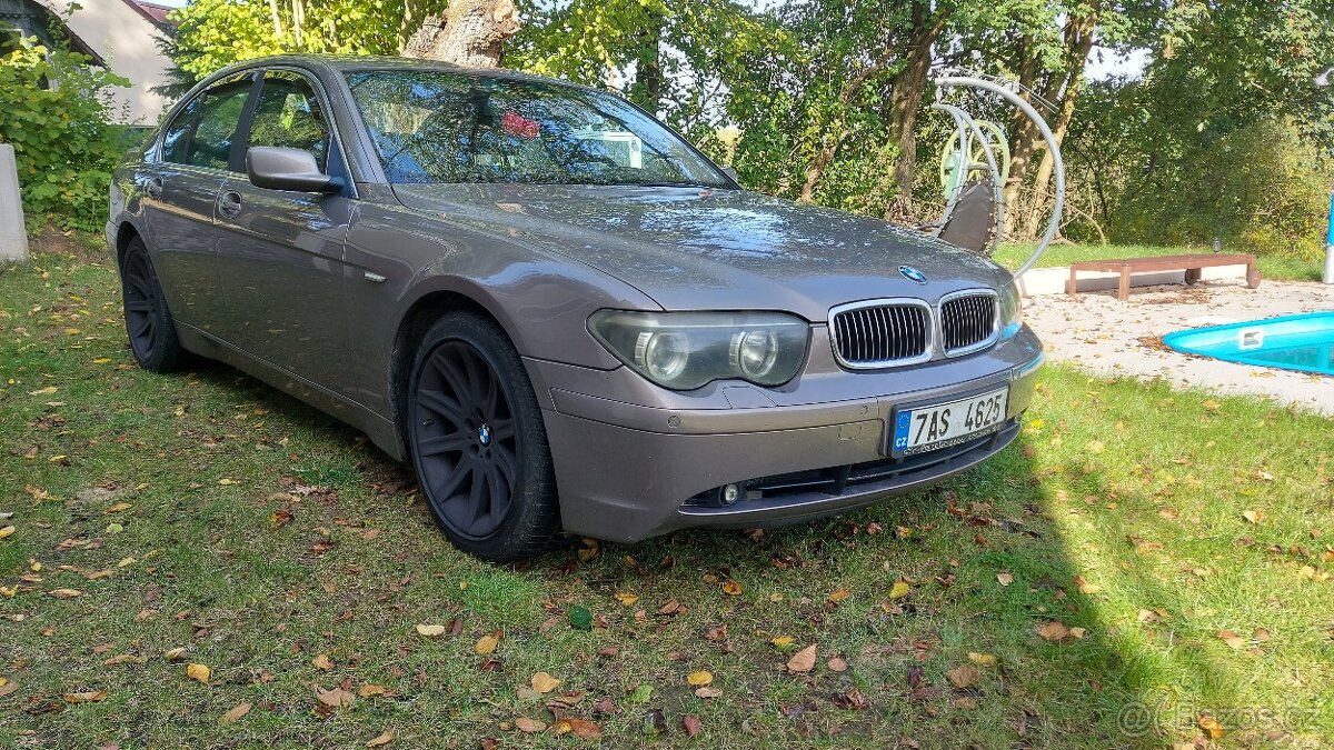 BMW 735i - V8 - REZERVACE