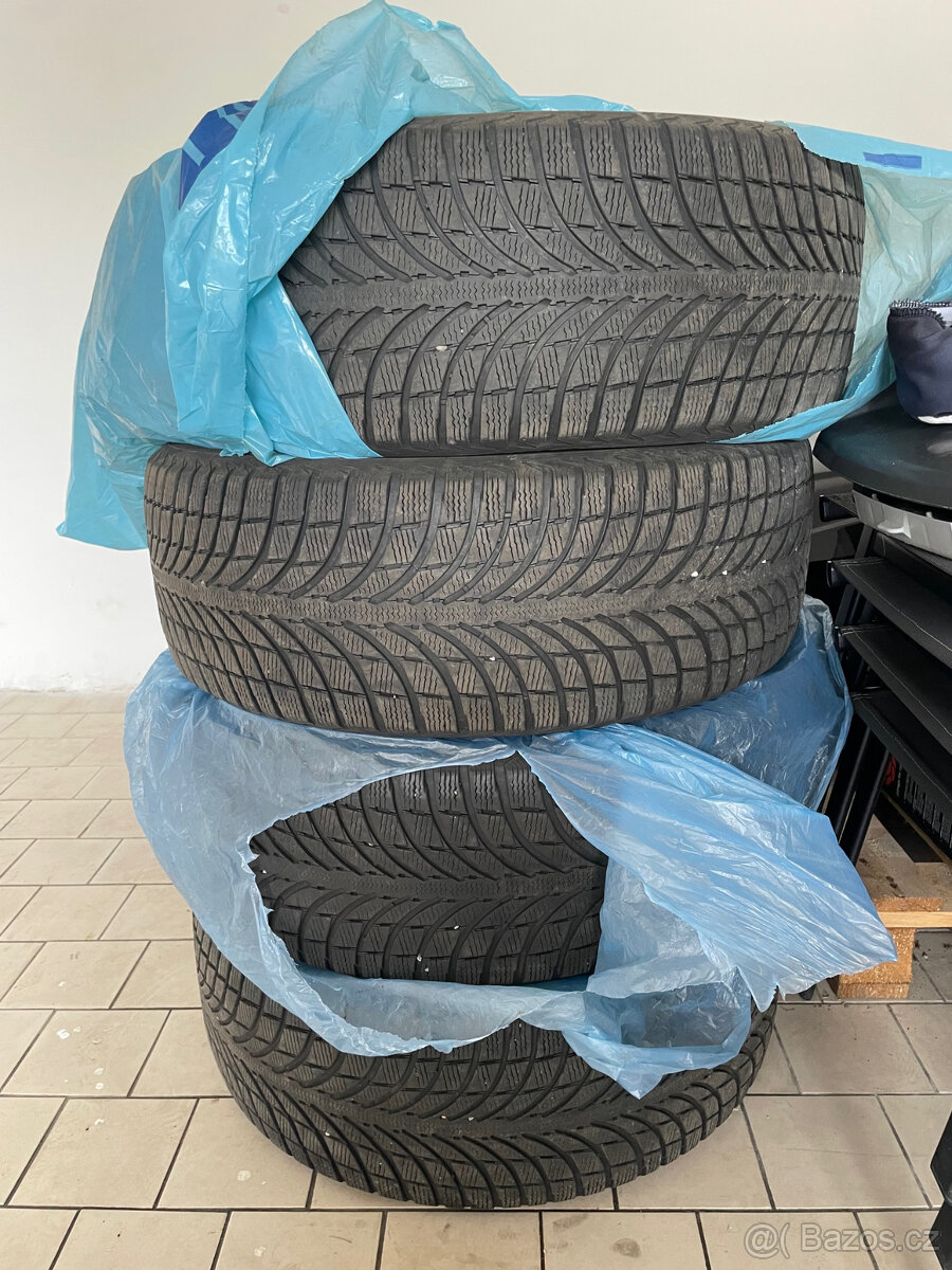 Prodám zimní pneu 235/50 R19 Michelin