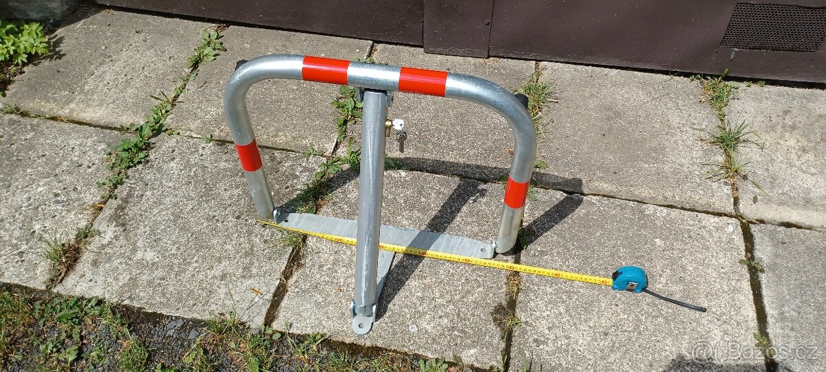 Parkovací sloupek sklopný U600