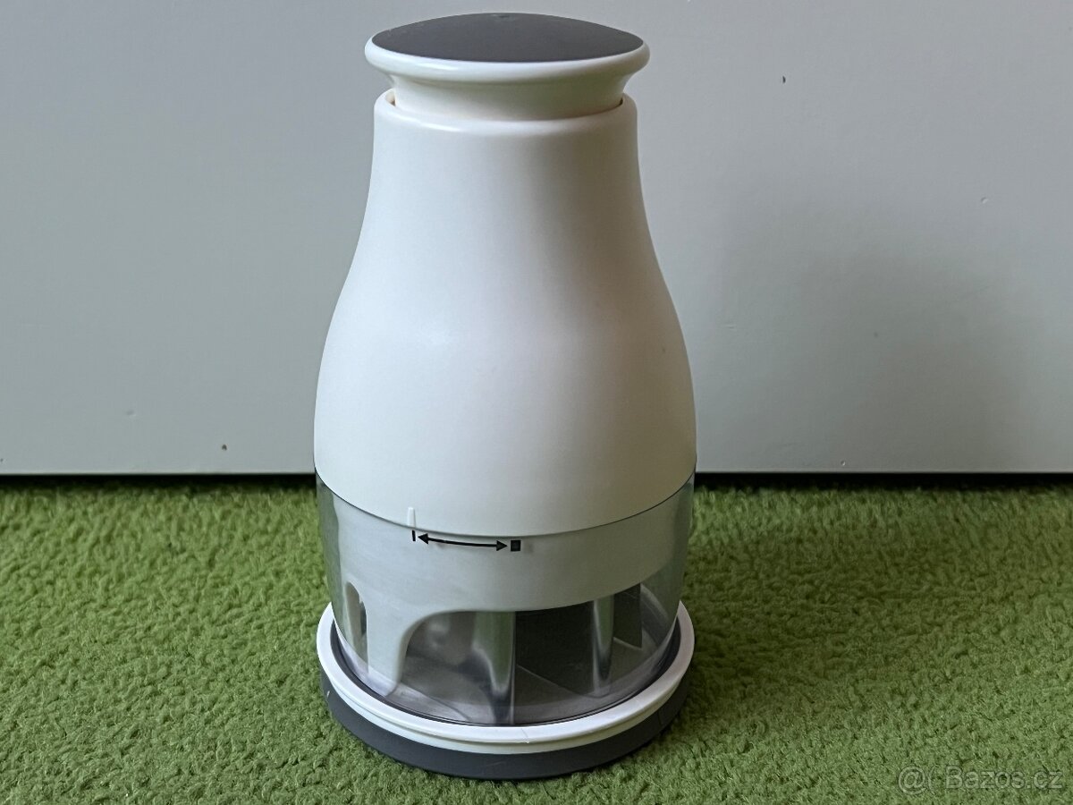 Kráječ na zeleninu