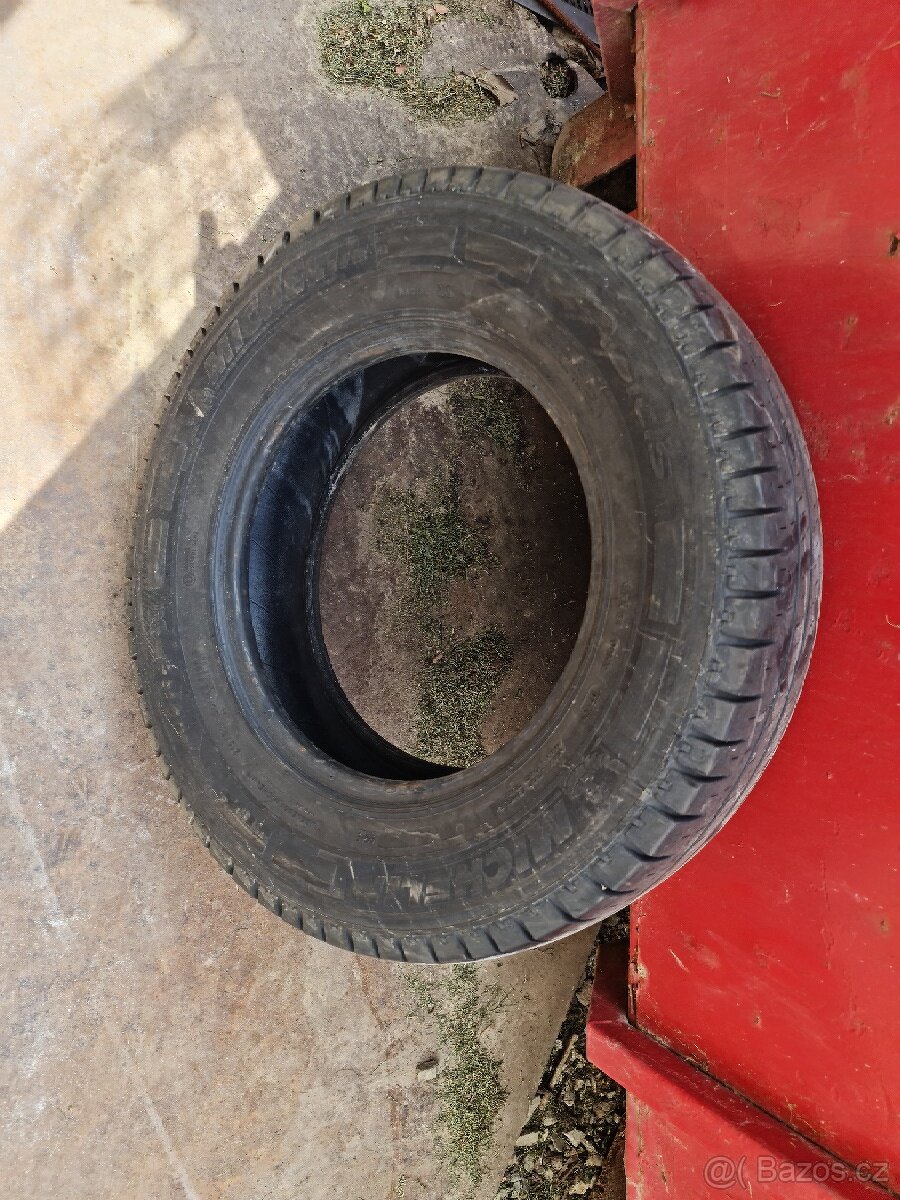 Letní pneu 215/70 R15 C