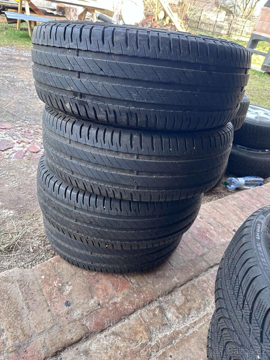 Letní sada pneu 215/65 R15C - Continental