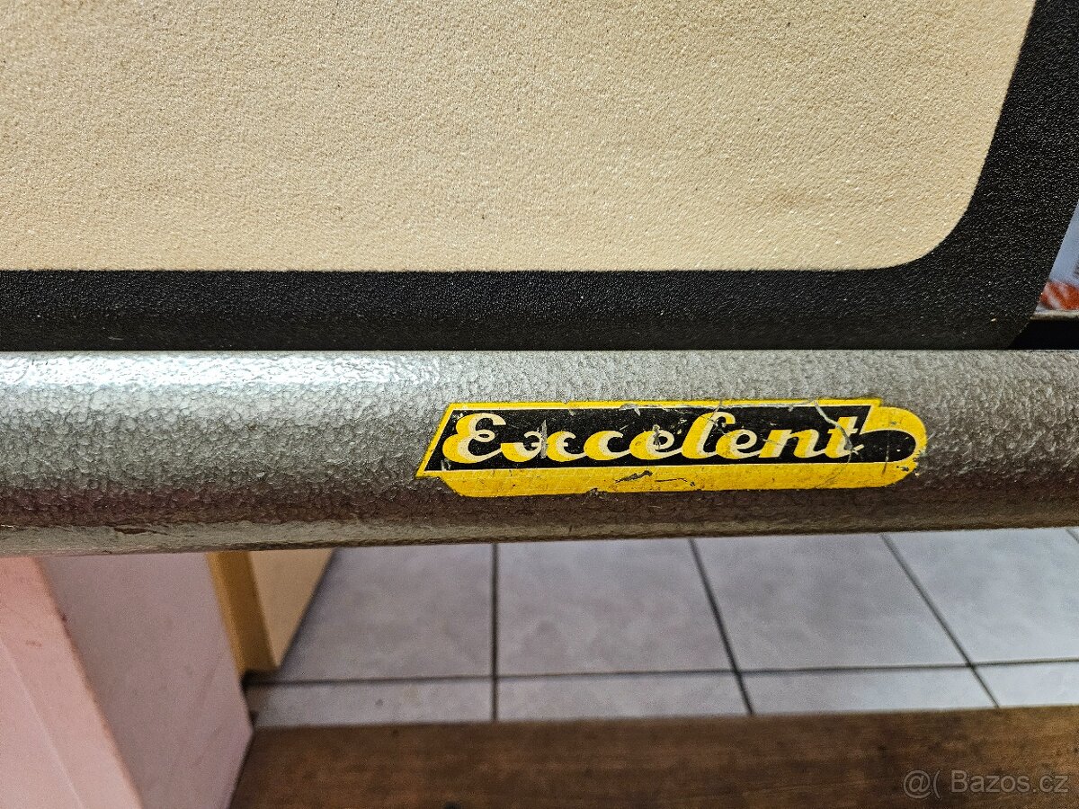 Prodám projekcni platno excelent