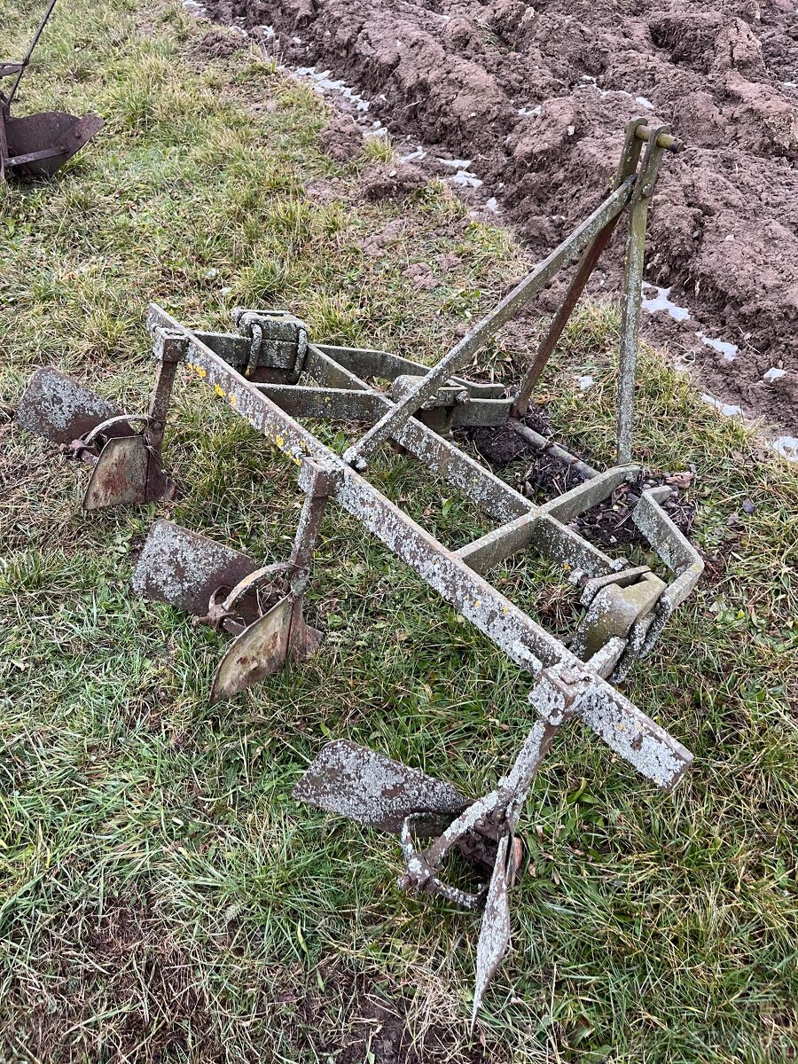 Prodám proorávací radličky originál za Zetor 25