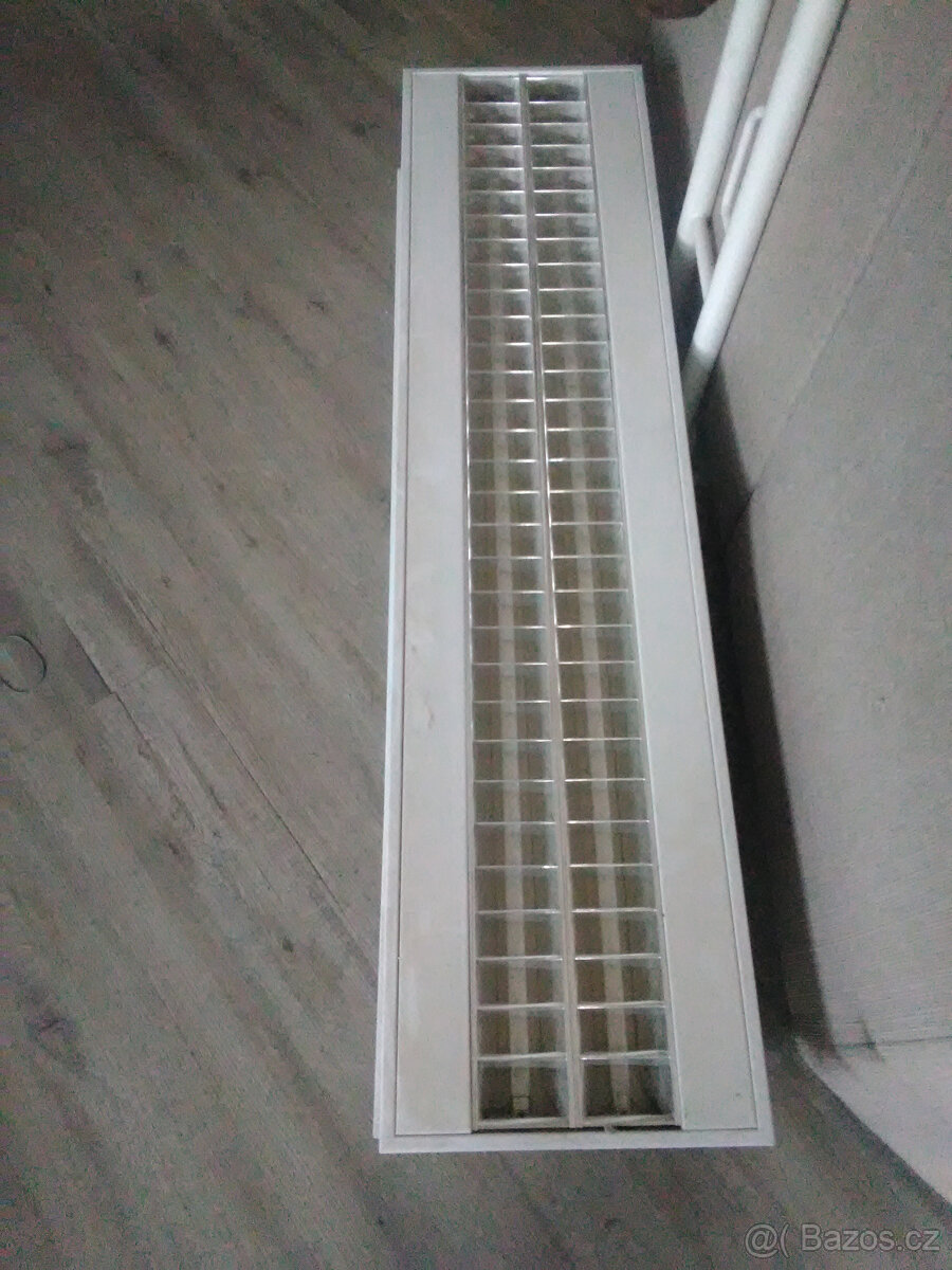Stropní zářivkové světlo 120X30cm