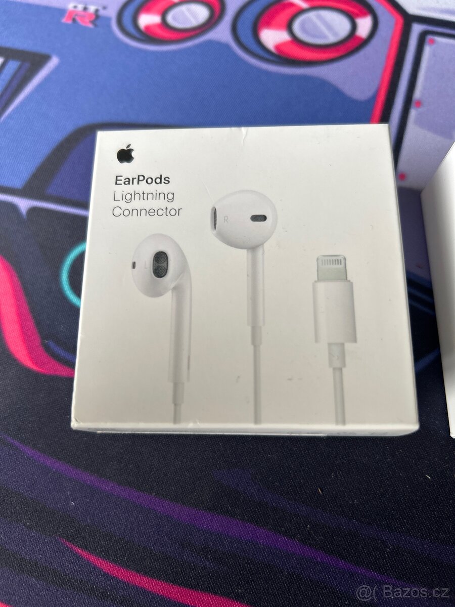 Apple earpods lightning