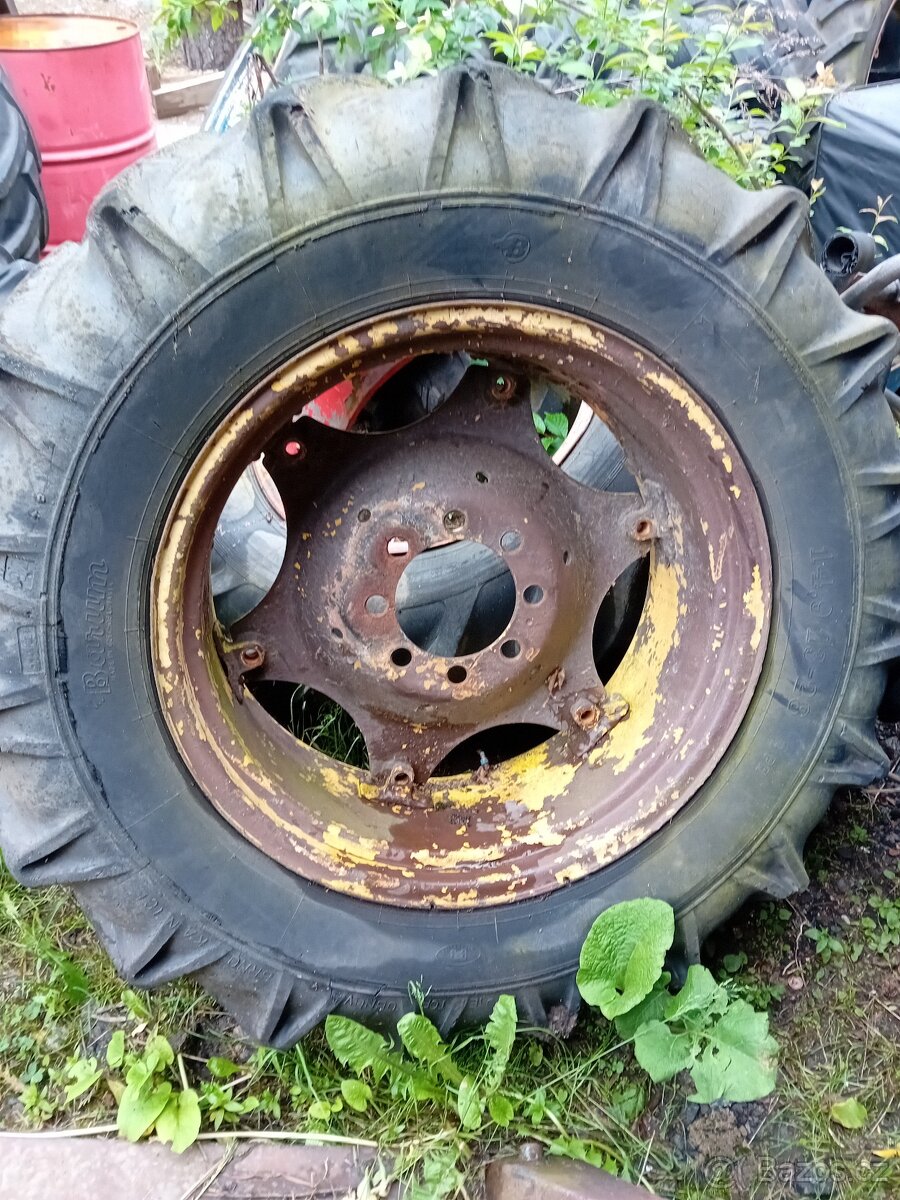 Zetor kolo 28 na 14,9