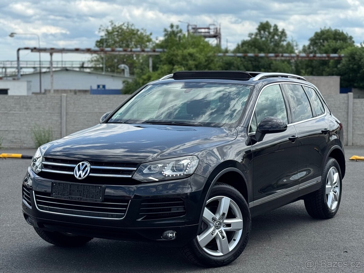VW Touareg 3.0 TDI / Vzduch /Tažné 3.5t /Webasto / Servis VW