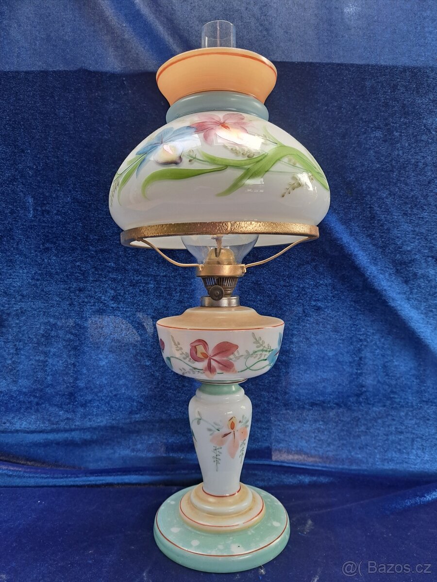 Petrolejová lampa skleněná
