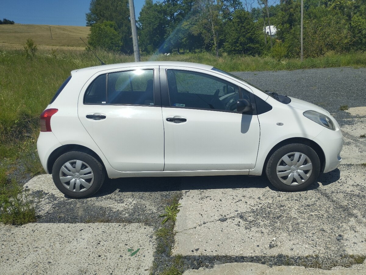 Toyota Yaris 1.0 - moc hezká