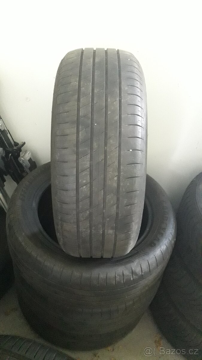 Good year 215/55 r17