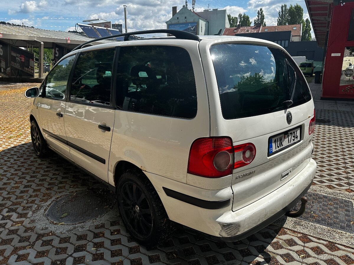 Volkswagen Sharan 1.9TDi 85kw 7mist ( tažné zařízení )