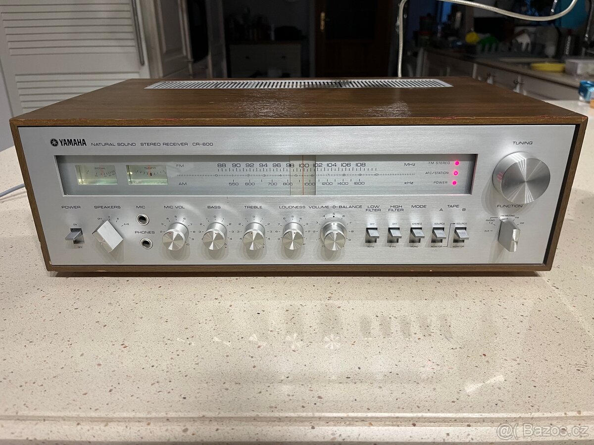 Vintage receiver Yamaha CR-600
