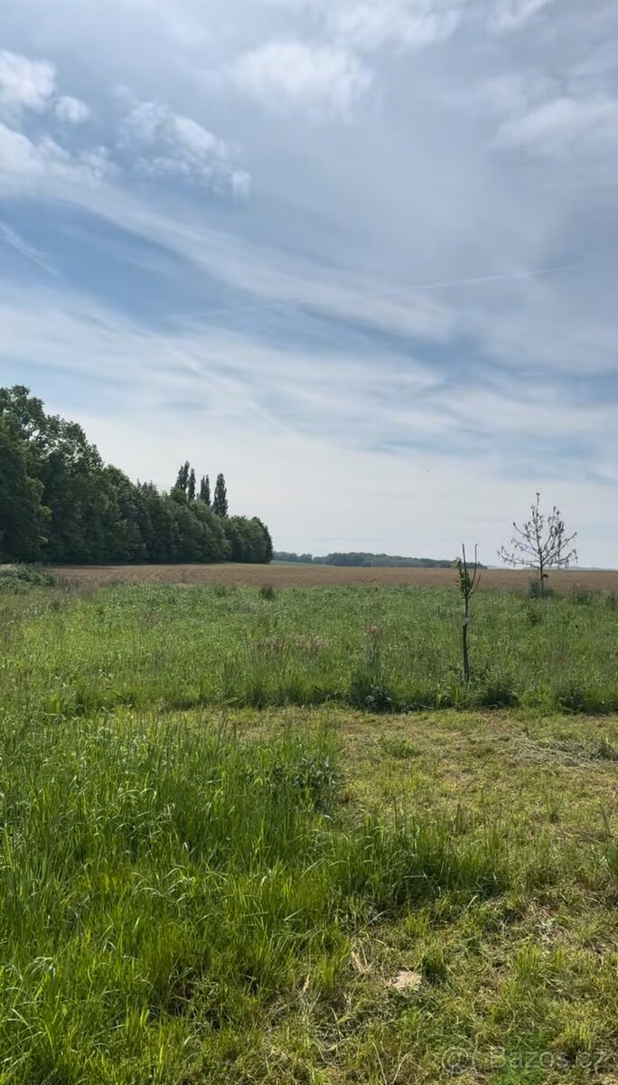 Stavební parcela se stavebním povolením 1044m2