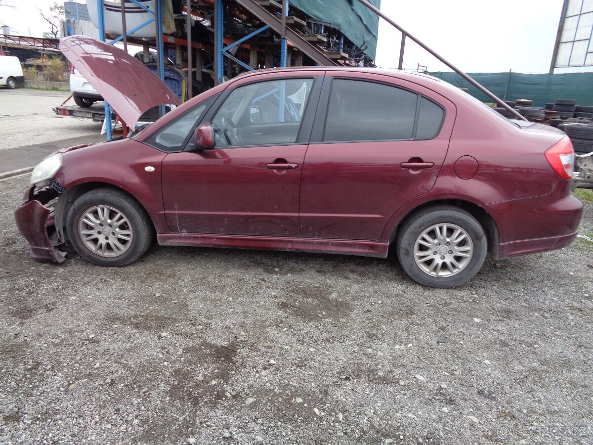 suzuki sx4 sedan 1,6, 79KW, Rozprodám na náhradní díly