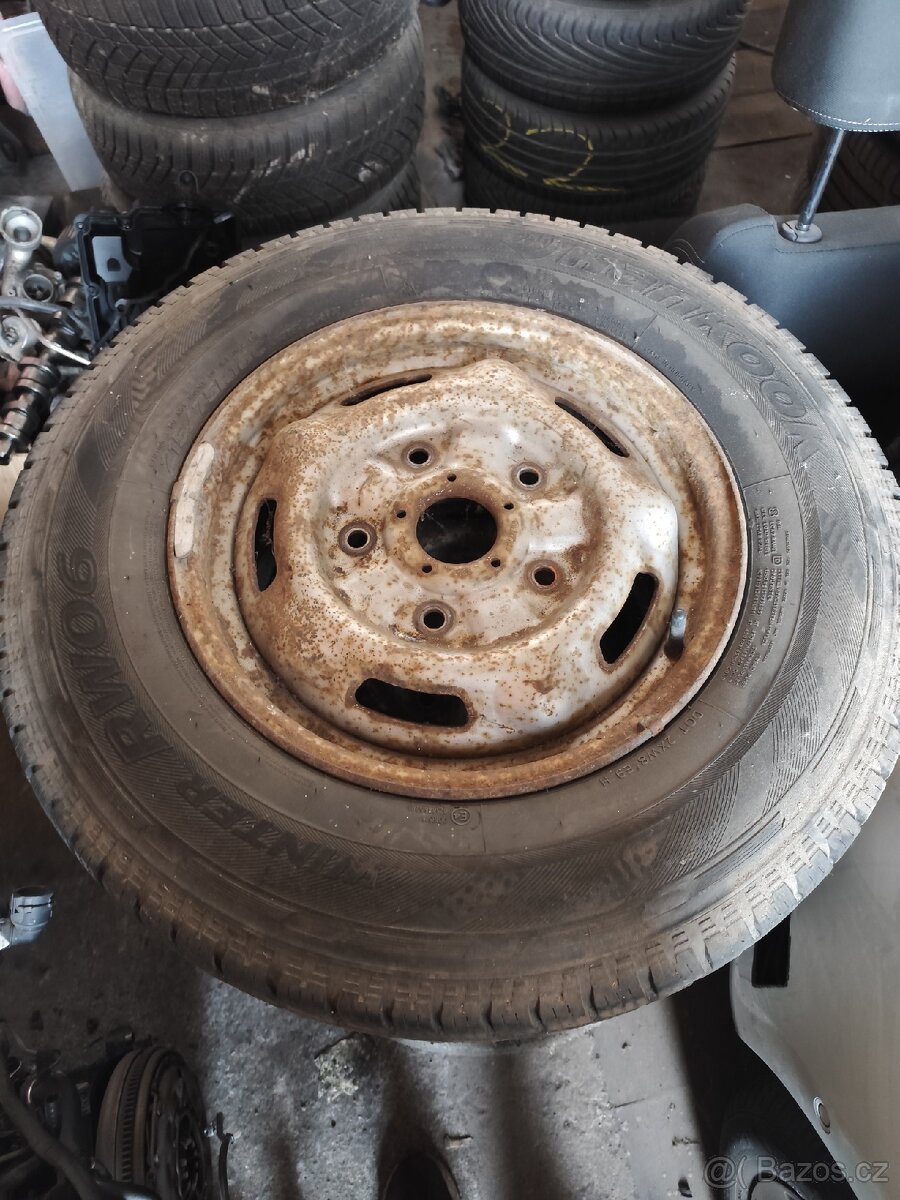 Kola Ford transit 00>