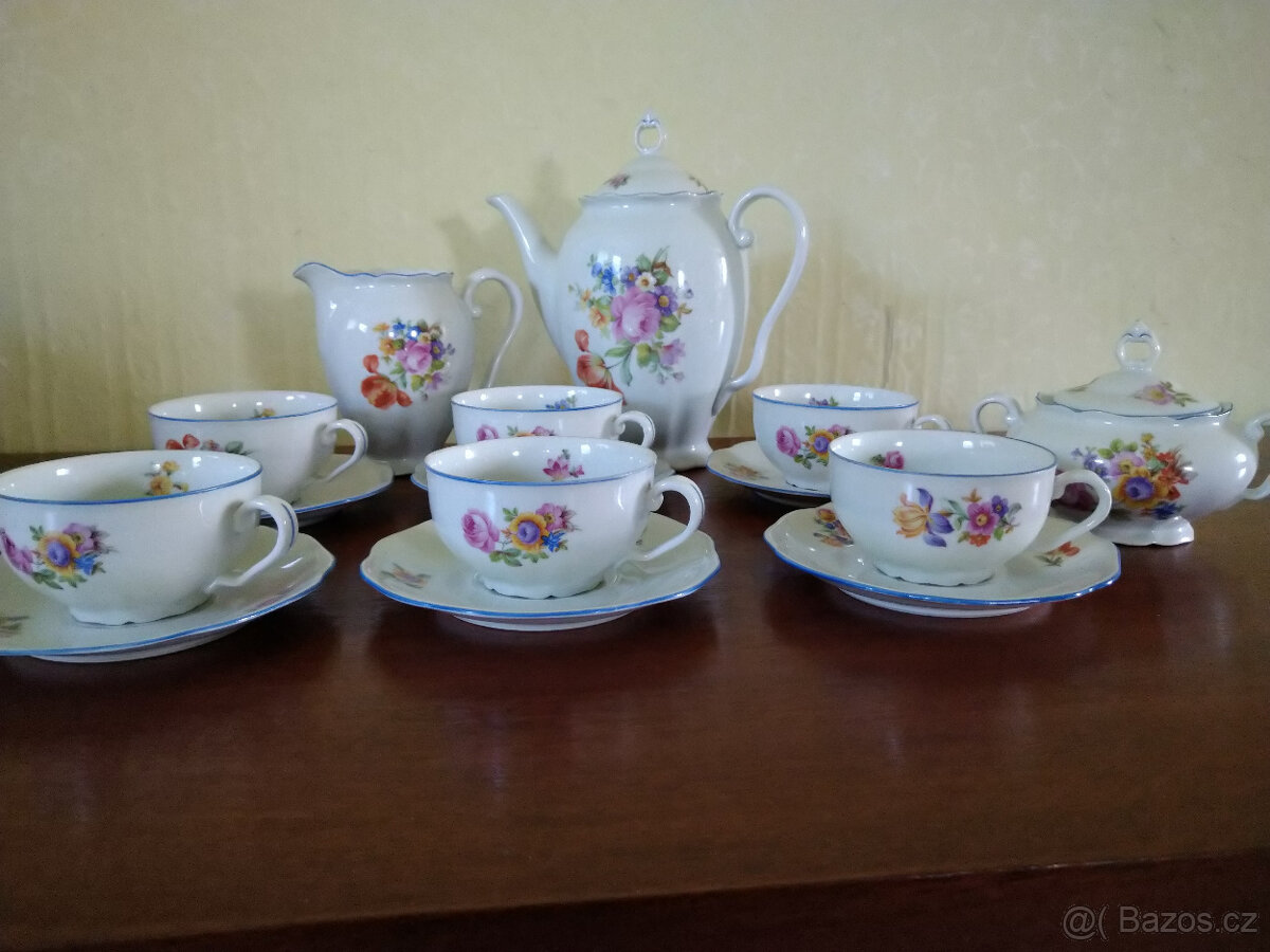 Staré hrnky, konvice, talířky, krásně zdobené