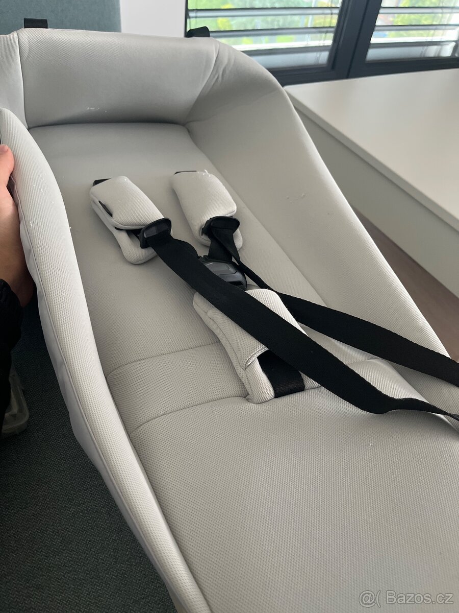 Miminkovník do vozíku Thule Infant Sling 2
