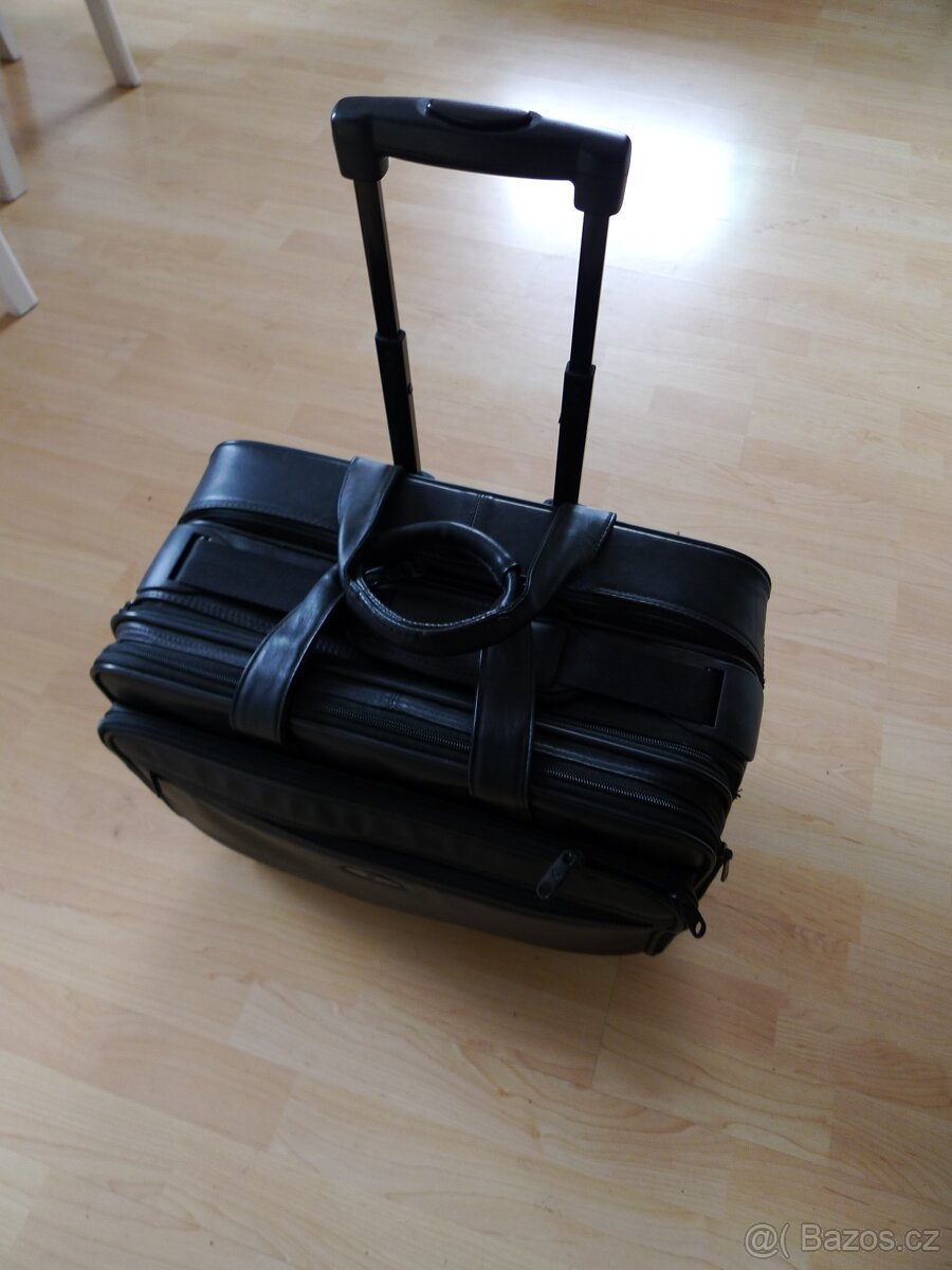 Samsonite kožená cestovní taška s přihrádkou na notebook.