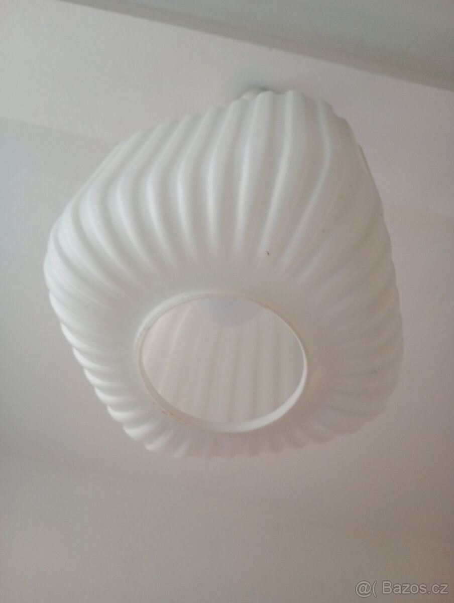 Lustr opálové sklo,brutalismus,70tky,KRYCHLE