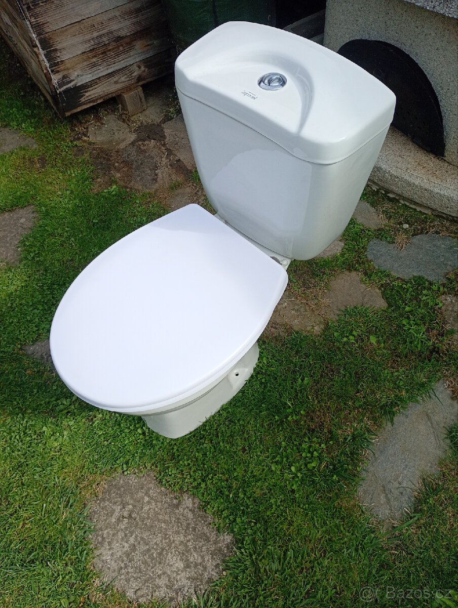 WC mísa zadní vývod