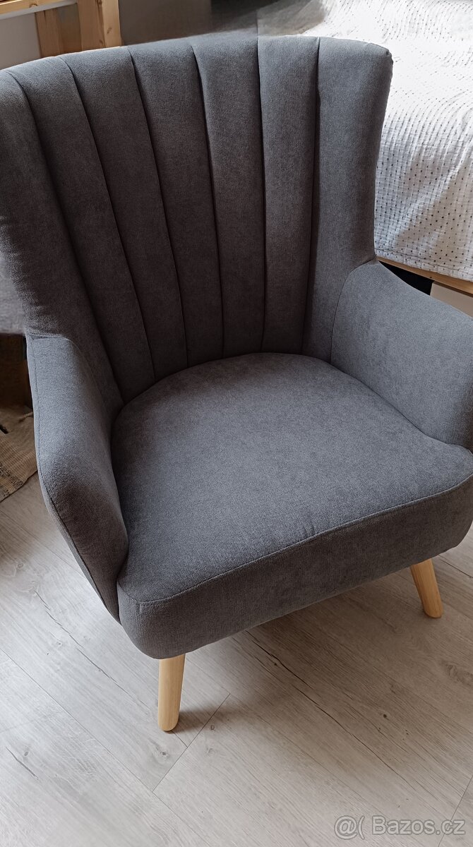 relaxační křeslo ušák Edgar šedá