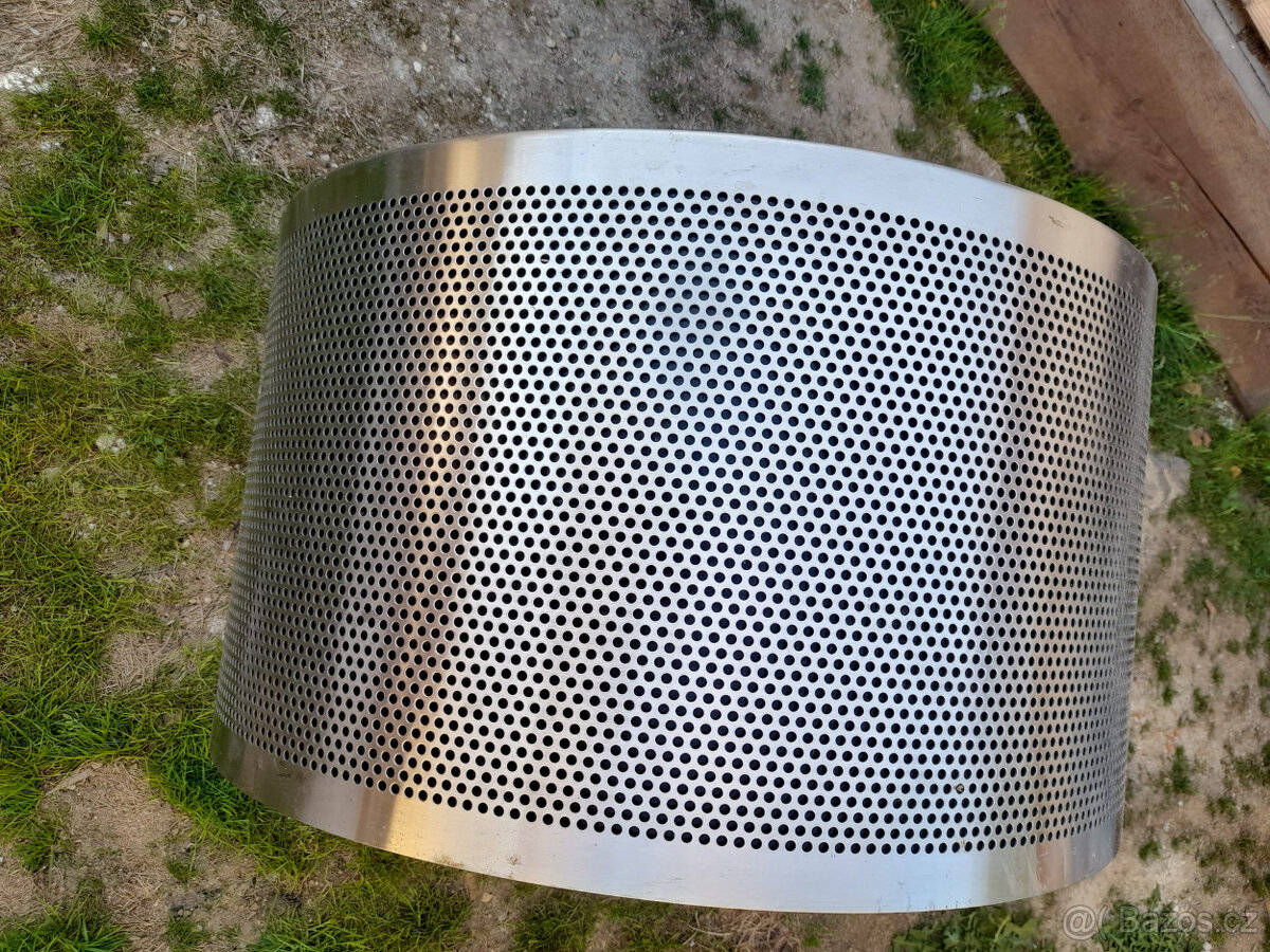 Nerezova nadoba na kvetiny.