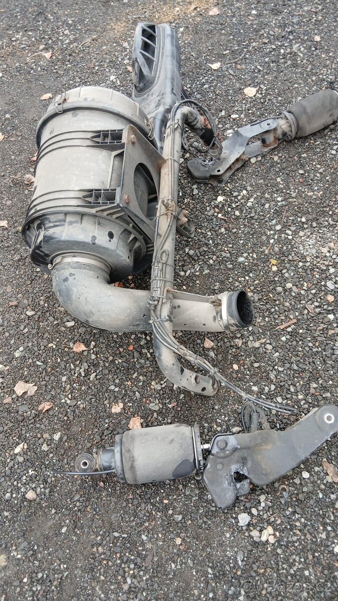 Man tgl zadní drzak